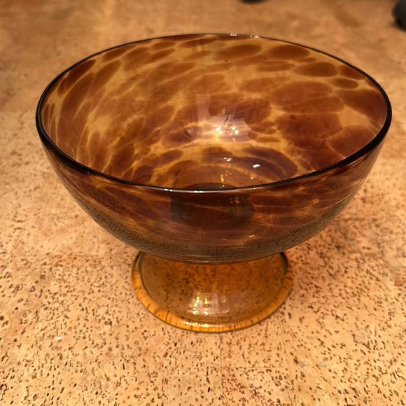 Glass tortoiseshell footed bowl. - Picture 1 of 7